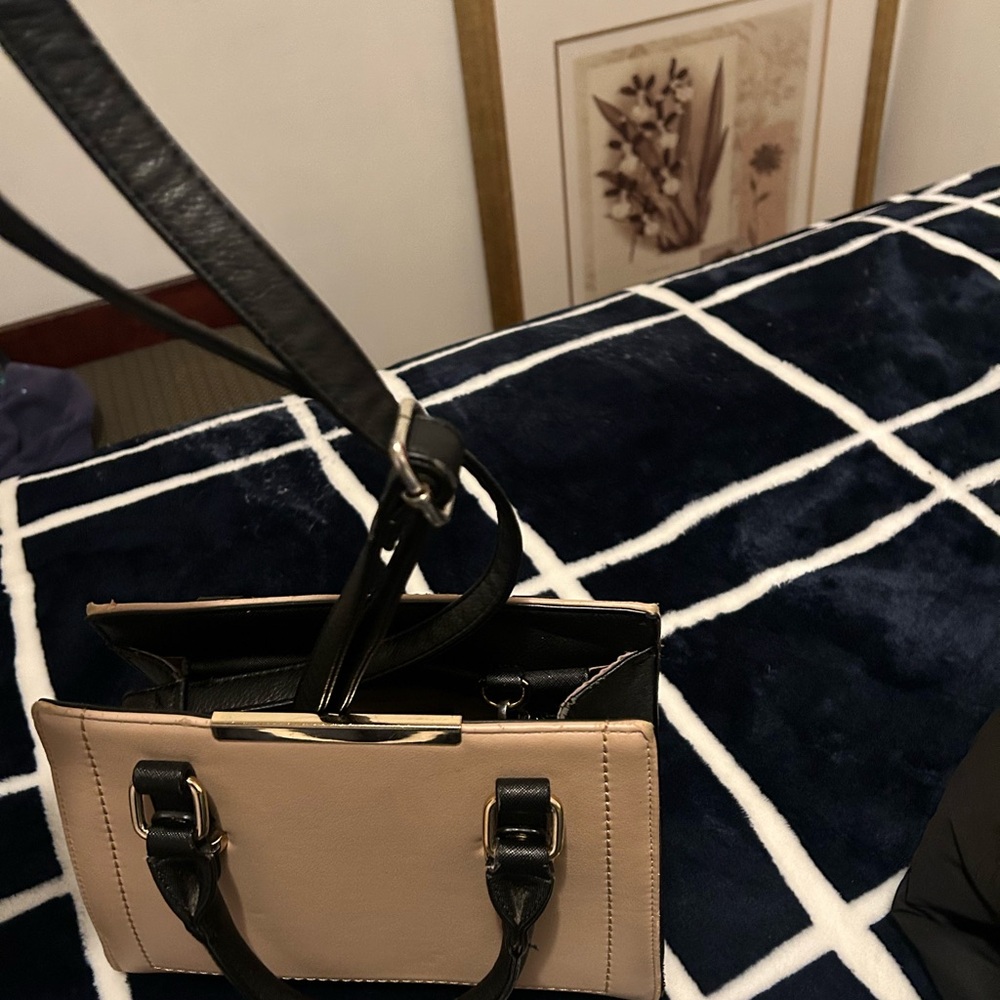 Call it Spring Handbag - Picture 4 of 5